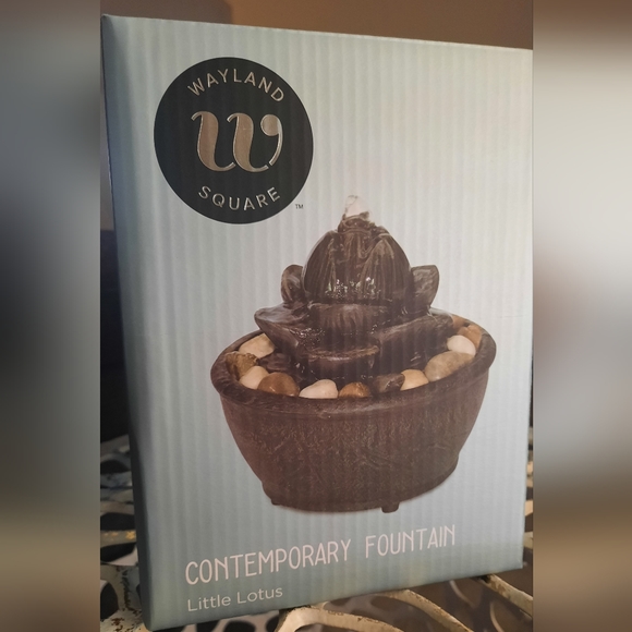 Wayland Square Little Lotus fountain NIB - Picture 2 of 6